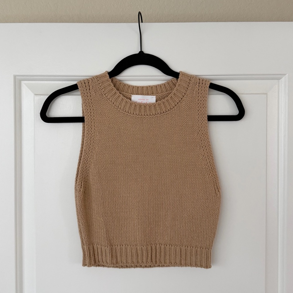 Sleeveless Knit Tank Top in Camel